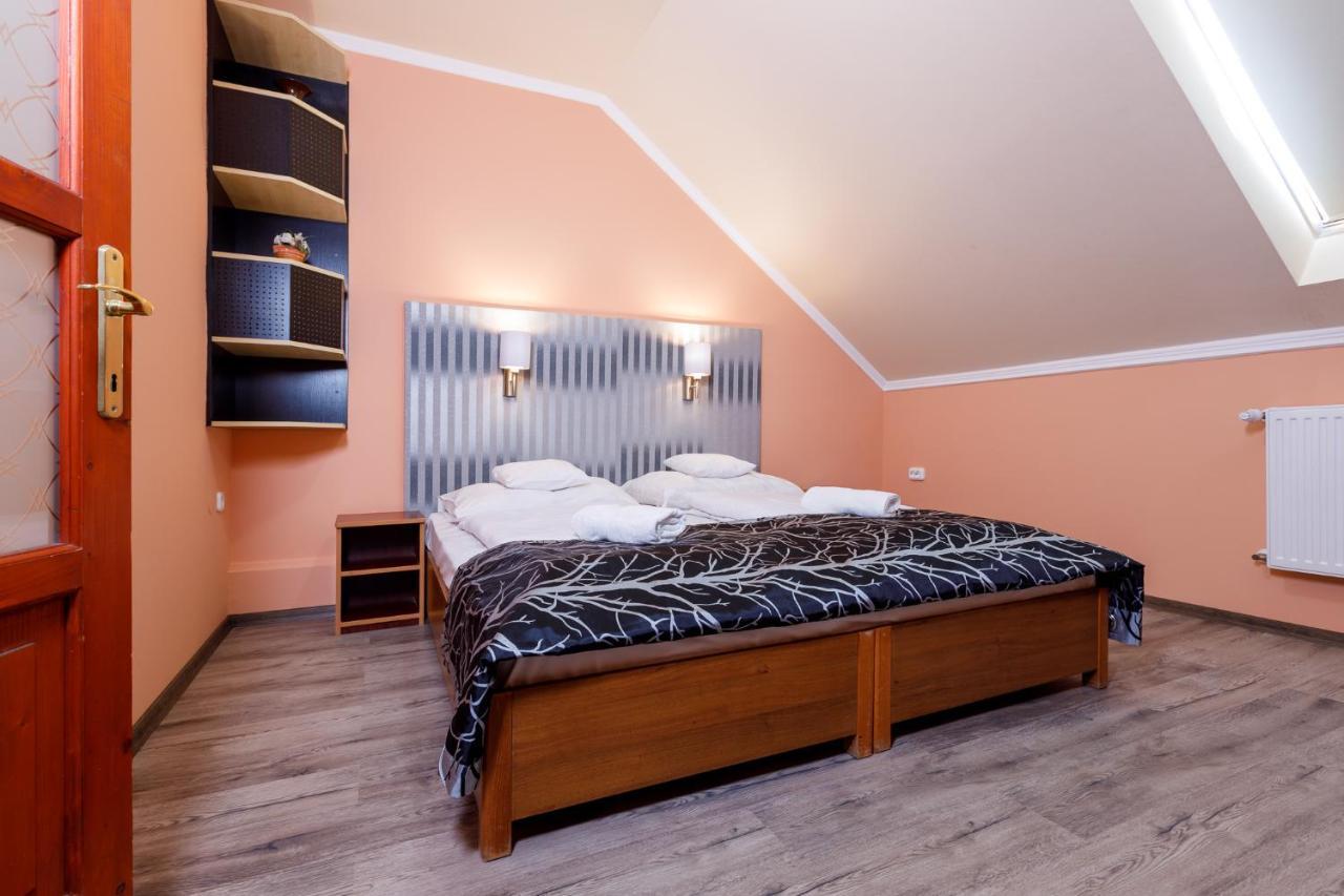 Central Apartman Gyula Luaran gambar