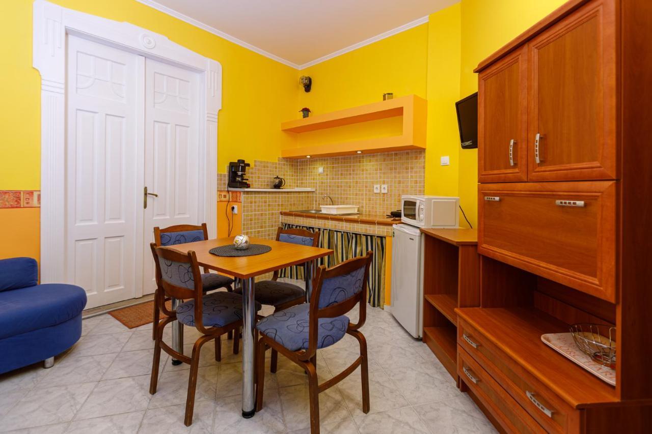 Central Apartman Gyula Luaran gambar