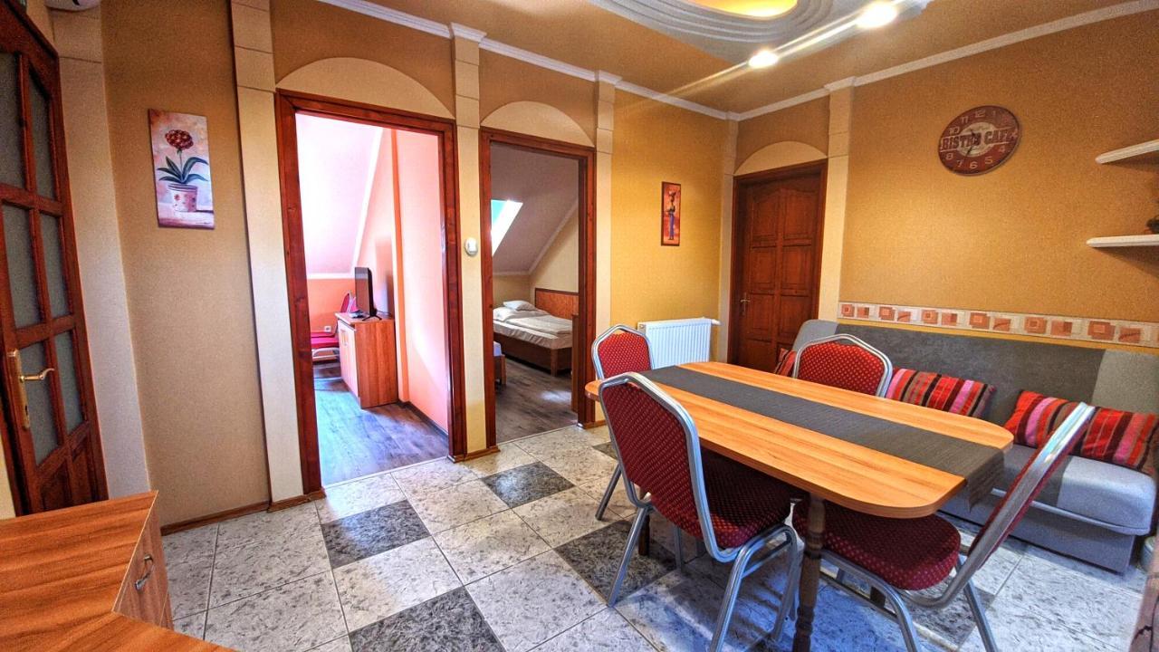 Central Apartman Gyula Luaran gambar
