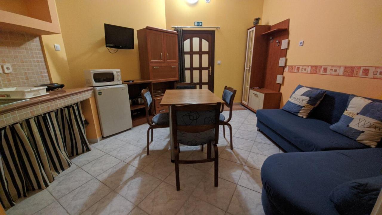 Central Apartman Gyula Luaran gambar