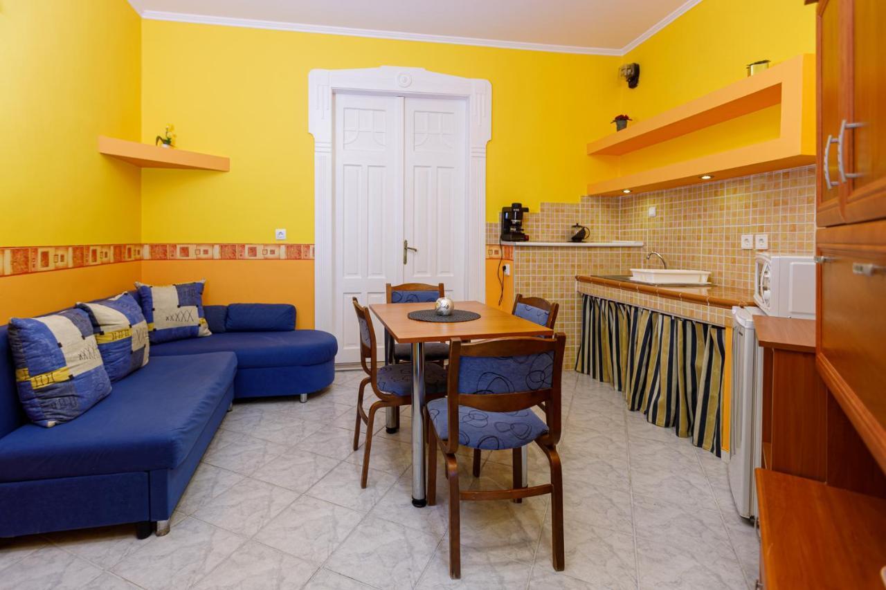 Central Apartman Gyula Luaran gambar