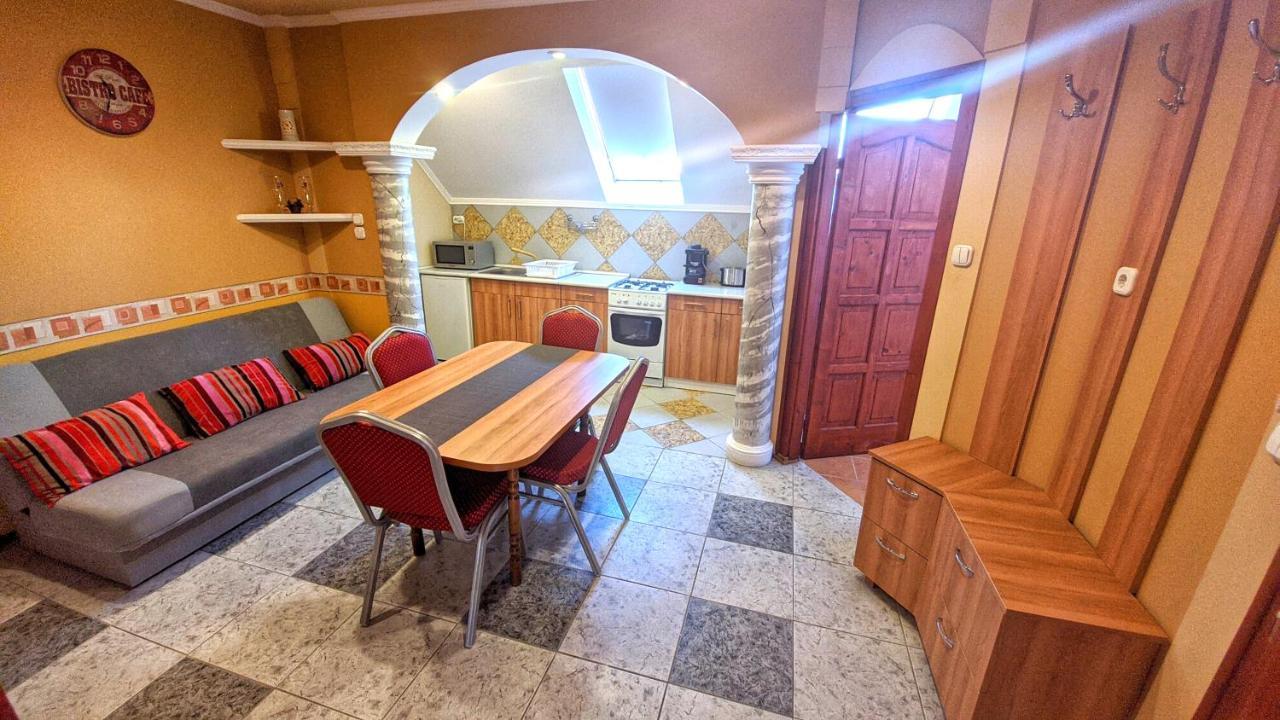 Central Apartman Gyula Luaran gambar